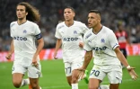 Les Marseillais Alexis Sanchez (d), Amine Harit (c) et Matteo Guendouzi après le but du premier contre Lille, le 10 septembre 2022 au Stade Vélodrome   
