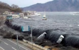Le tsunami du 11 mars 2011 à Miyako, dans le nord-est du Japon