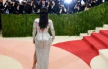 Kim Kardashian arrive pour une soirée de gala au Metropolitan Museum à New York, le 2 mai 2016