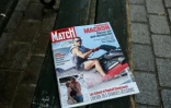La couverture de la une de "Paris Match" montrant le président Emmanuel Macron faisant du jet-ski, photographiée le 14 août 2026 