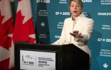 La ministre canadienne des Affaires étrangères, Mélanie Joly lors d'une conférence de presse au G7, le 14 mars 2025 à La Malbaie, au Québec