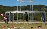 Au programme: des courses de vitesse individuelles et en équipe, du vol de nuit et une épreuve de freestyle, qui voit les drones évoluer "artistiquement" autour d'une structure métallique de plusieurs mètres
