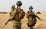 Des membres des forces irakiennes lors d'un entraînement à Fallouja le 25 avril 2016, en Irak
