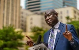 L'avocat Ben Crump fait une déclaration devant le tribunal fédéral de Minneapolis, le 15 juillet 2020 dans le Minnesota