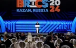 Le président russe Vladimir Poutine à la tribune lors des Brics à Kazan, en Russie, le 23 octobre 2024