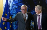 George Soros rencontre le président de la Commission européenne Jean-Claude Juncker à Bruxelles le 27 avril 2017 pour parler de mesures en Hongrie mettant en péril l'Université d'Europe centrale (CEU) qu'il a fondée