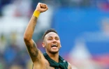 L'attaquant brésilien Neymar exulte lors de la qualification pour les quarts de finale du Mondial le 2 juillet 2018