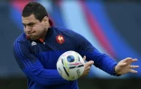 Le talonneur Guilhem Guirado avec le XV de France au centre d'entraînement de Newport pendant le Mondial anglais, le 16 octobre 2015