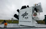 Une unité de capteur mobile pour la détection de drones utilisant divers systèmes de caméras au centre DLR, lors d'une présentation du programme "Custodian" à Cochstedt, en Allemagne, le 8 octobre 2025