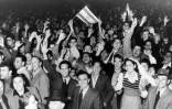 Des habitants de Tel-Aviv célèbrent le vote de l'Assemblée générale de l'ONU sur le partage de la Palestine, le 29 novembre 1947