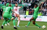 L'attaquant brestois Franck Honorat ouvre le score face à Saint-Etienne, lors de la 32e journée de Ligue 1, le 16 avril 2022 au Stade Geoffroy-Guichard