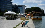Sur les bords du canal de l'Ourcq à Pantin, en Seine-Saint-Denis, le 30 juillet 2022