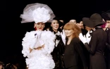Sonia Rykiel avec ses mannequins lors d'un défilé de mode, le 22 mars 1987 à Paris