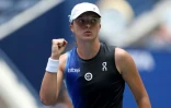 La Polonaise Iga Swiatek, N.1 mondiale, lors de son match du 1er tour de l'US Open contre la Suédoise Rebecca Perterson le 28 août 2023 à New York