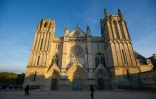 La façade ouest de la cathédrale Saint-Pierre de Poitiers, le 23 novembre 2015