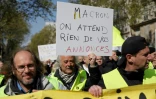 Lors de la manifestation parisienne des "gilets jaunes" le 13 avril 2019 à Paris, pour "l'acte 22" du mouvement.