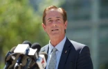 Le procureur du comté de Los Angeles, Nathan Hochman, s'exprime devant le tribunal de Van Nuys West, à Los Angeles, le 9 mai 2025