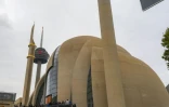 La mosquée centrale de Cologne, en Allemagne, financée par l'Union des affaires turco-islamiques (Ditib), le 28 septembre 2018 avant son inauguration présidée par le président turc Recep Tayyip Erdogan