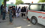 Un blessé est transporté en ambulance après un attentat suicide, le 7 juillet 2019 à Ghani, en Afghanistan