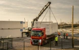 Démontage de l'ex-Centre d'accueil provisoire (CAP) à Calais, dans le nord de la France, le 14 février 2017