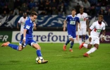 L'attaquant de Bourg-en-Bresse Julien Begue marque et signe la victoire face Ă Toulouse en 16e de finale de la Coupe de France au stade Marcel Verchere