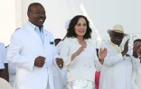 Le président Ali Bongo Ondimba et son épouse Sylvia Bongo lors d'un meeting au stade Nzang Ayong, le 10 juillet 2023 à Libreville, au Gabon