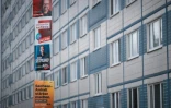 Des affiches de campagne du Parti social-démocrate (SPD), du parti Die Linke (La Gauche), du parti d'extrême droite Alternative pour l'Allemagne (AfD) et de l'Union chrétienne-démocrate (CDU) dans une rue de Magdebourg, dans l'est de l'Allemagne, le 4 septembre 2026
