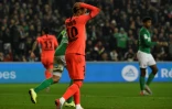 Neymar dépité après avoir raté un penalty avec Paris à Saint-Etienne, le 15 décembre 2019