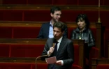 Le député écologiste Jérémie Iordanoff prend la parole à l'Assemblée nationale à Paris, le 13 décembre 2023