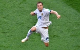 L'attaquant russe Artem Dzyuba inscrit un pénalty face à l'Espagne lors de la qualification en quarts de finale du Mondial le 1er juillet 2018 