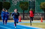 Le coureur de 1.500 m sud-soudanais Abraham Majok Matet Guem s'entraîne à Maebashi (Japon) le 3 avril 2020