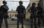 Des policiers devant la prison Desembargador Raimundo Vidal Pessoa à Manaus (nord du Brésil), le 8 janvier 2017 