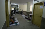 Des réfugiés musulmans rohingyas birmans réfugiés dans l'hôpital Sadar à Cox's Bazar au Bangladesh, le 25 septembre 2017 