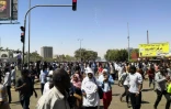 Manifestation devant le quartier général de l'armée à Khartoum, le 7 avril 2019 au Soudan