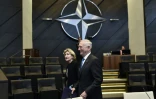 Le ministre américain de la Défense James Mattis et l'ambassadtrice américaine auprès de l'Otan Kay Bailey Hutchison à Bruxelles, le 8 juin 2018