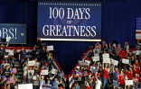 Des partisans de Donald Trump lors d'un meeting pour les 100 premiers jours du président américain à Warren, le 29 avril 2025 dans le Michigan