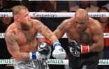 L'ancien champion du monde des lourds Mike Tyson contre Jake Paul le 15 novembre 2024 à Arlington, Texas