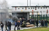 Mouvement de protestation des gardiens de prison devant l'entrée du centre pénitentiaire d'Alençon à Condé-sur-Sarthe, le 6 mars 2019