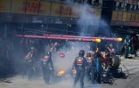Le champion du monde néerlandais Max Verstappen (Red Bull) abandonne peu après le début du GP de F1 d'Australie, le 24 mars 2024 à Melbourne