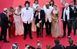Le réalisateur américain Francis Ford Coppola (c) et les acteurs du film "Megalopolis" au 77e Festival de Cannes, le 16 mai 2024