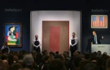 Le tableau "Femme à la montre" de Pablo Picasso lors de sa mise aux enchères chez Sotheby's à New York, le 8 novembre 2023