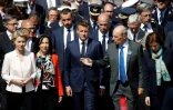 (g-d) Les ministres allemande de la Défense Ursula von der Leyen et espagnole Margarita Robles, le président français Emmanuel Macron, le patron de Dassault Aviation Eric Trappier et la ministre française de la Défense Florence Parly, le 17 juin 2019 au salon aéronautique du Bourget 