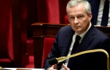 Le ministre de l'Économie Bruno Le Maire attends à l'Assemblée Nationale, le 15 novembre 2017 à Paris