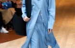 Un mannequin porte une création Celine lors de la Fashion Week parisienne, le 5 mars 2017