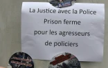 Affiches et autocollants sur des murs de Toulouse, lors d'un rassemblement de policiers, le 25 octobre 2016