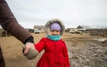 Amina, 5 ans, jeune victime de la pollution de l'air à Oulan-Bator, réfugiée à 135 km de la capitale, le 23 février 2019
