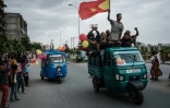Des habitants célèbrent l'entrée des combattants des Forces de défense du Tigré (TDF) à Mekele, le 29 juin 2021.