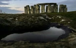 Le site préhistorique de Stonehenge, près d'Amesbury, le 19 janvier 2022 dans le sud de l'Angleterre