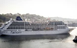 Le premier navire de croisière américain reliant les Etats-Unis à Cuba, d'une filiale de Carnival, arrive à La Havane, le 2 mai 2016