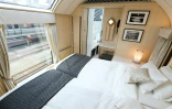 Une chambre du train de luxe "Twilight Express Mizukaze" à Osaka le 23 février 2017